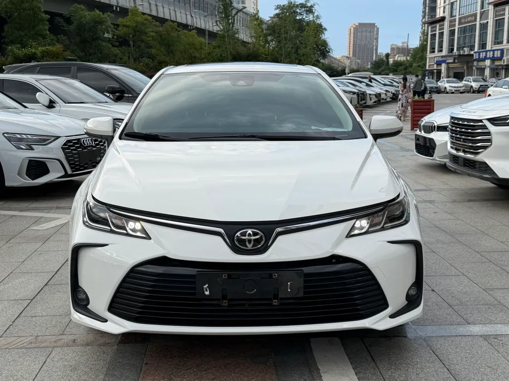 Toyota Corolla 2021 — фото