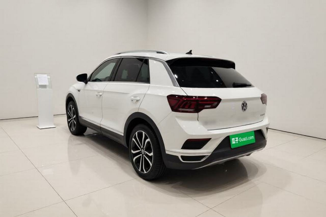 Volkswagen T-ROC 2023 — фото