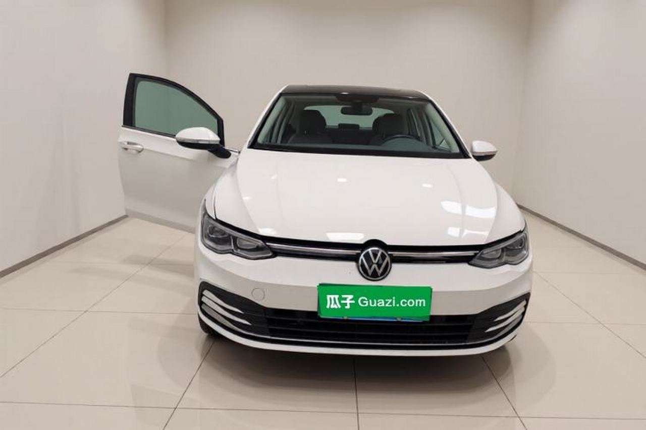 Volkswagen Golf 2021 — фото