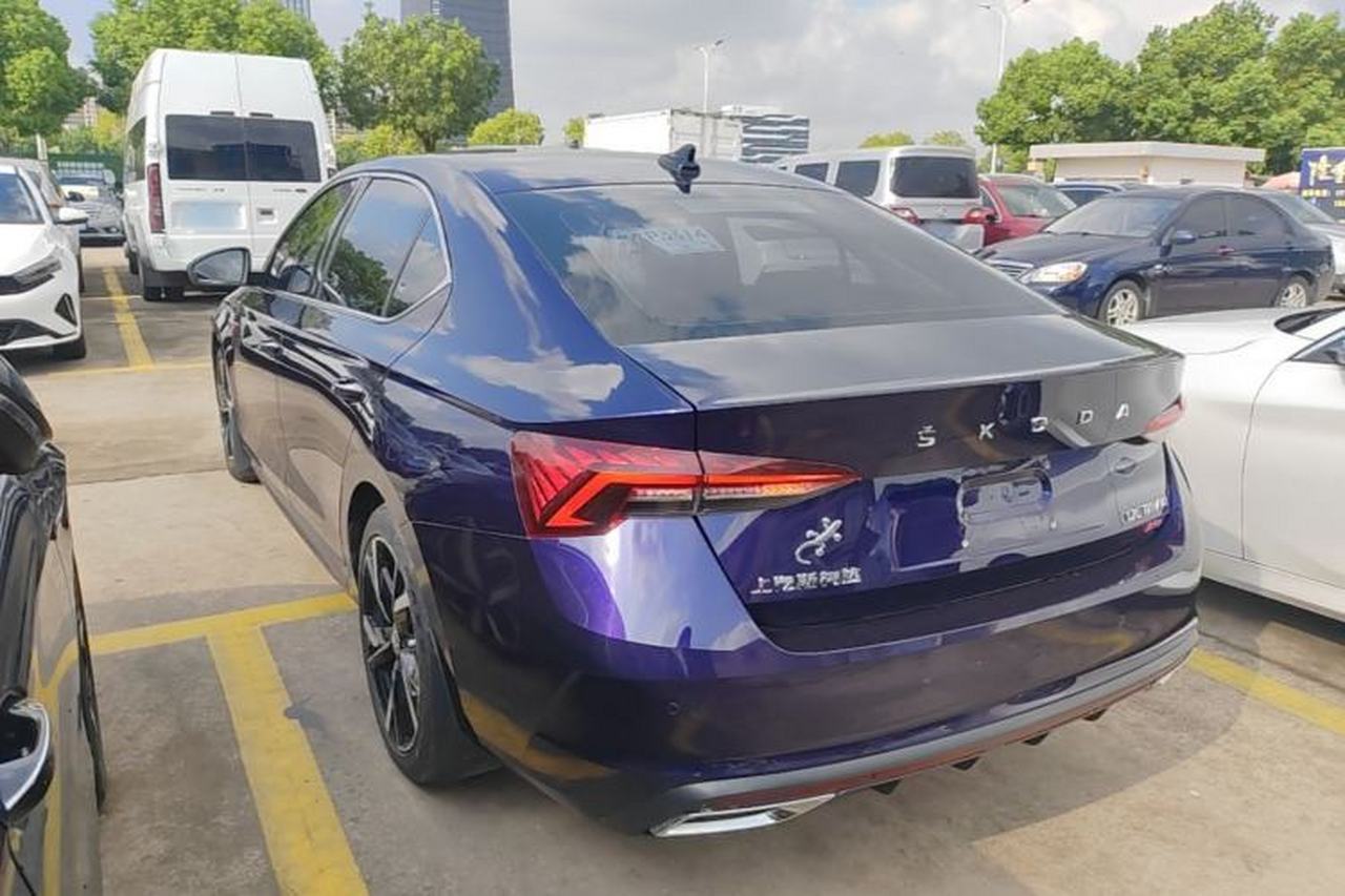 Skoda Octavia 2022 — фото