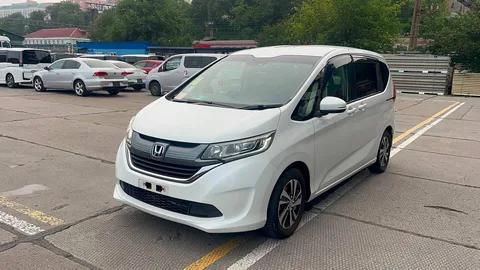 Honda Freed 2017 в порту Владивостока в день выдачи